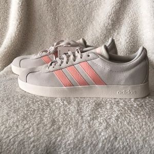 Ladies Adidas sneakers. NWT